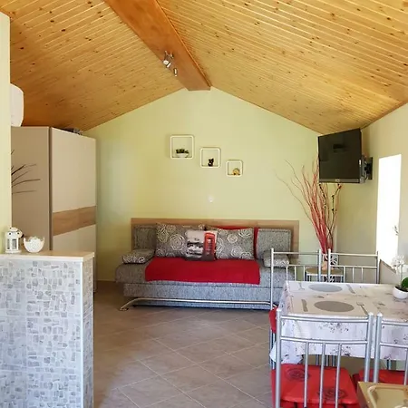 Holiday home Diana Brsec
